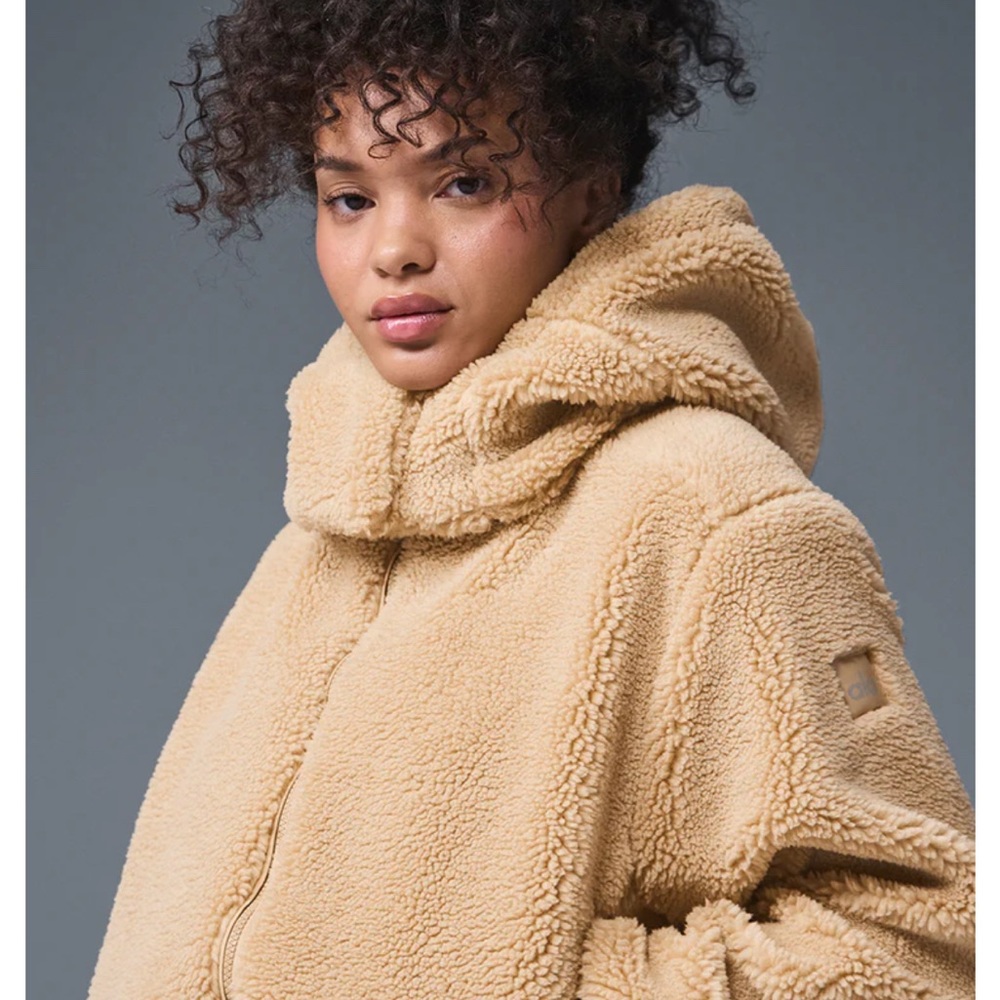ALO 
Women's Tan Sherpa Jacket